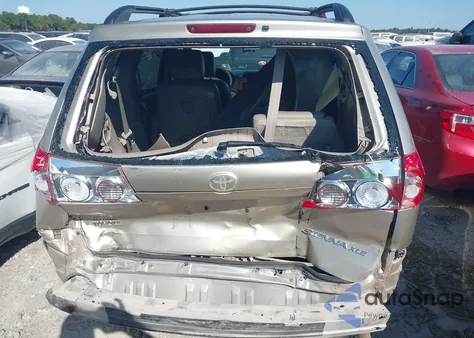 2010 Toyota Sienna Xle z USA, uszkodzony, nr VIN 5TDYK4CC5AS307821